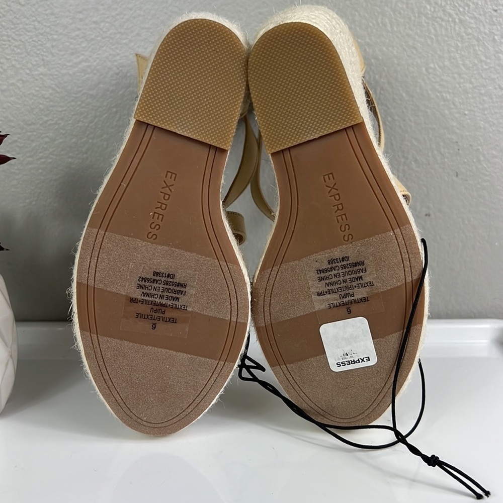 NWT Express Espadrille Wedge 6 Cream Cross Strap - Picture 8 of 12